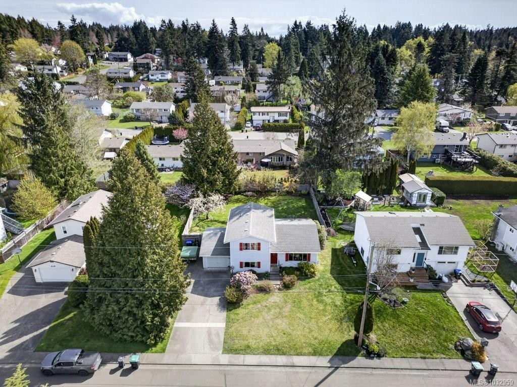 642 Somenos Dr, Comox, BC