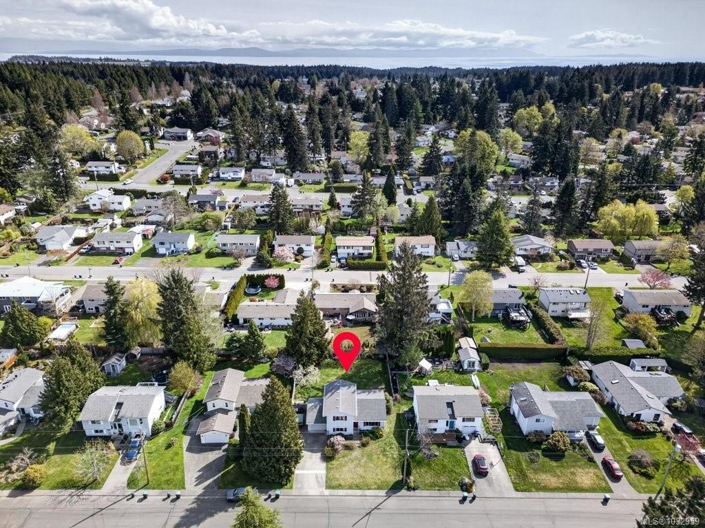 642 Somenos Dr, Comox, BC