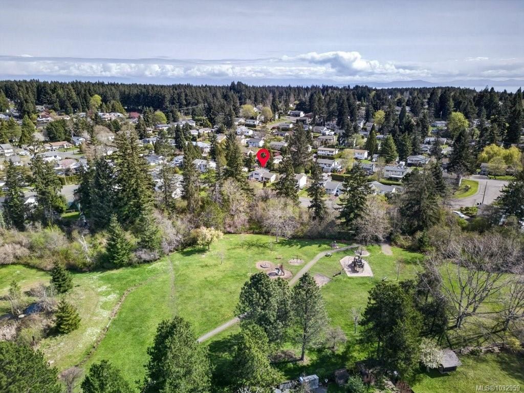 642 Somenos Dr, Comox, BC