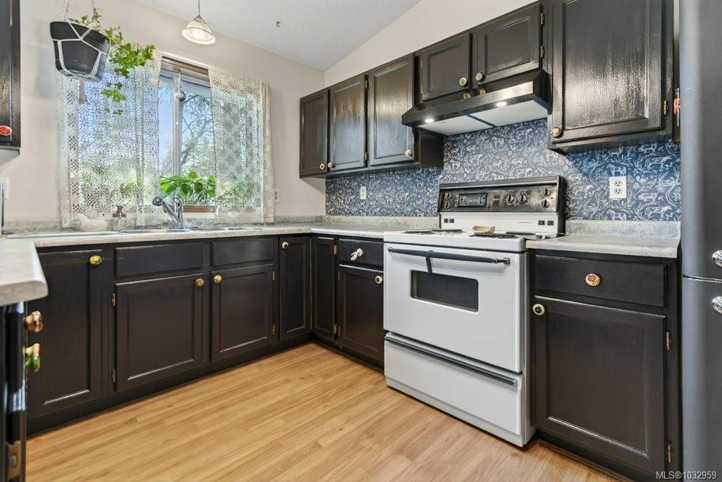 642 Somenos Dr, Comox, BC