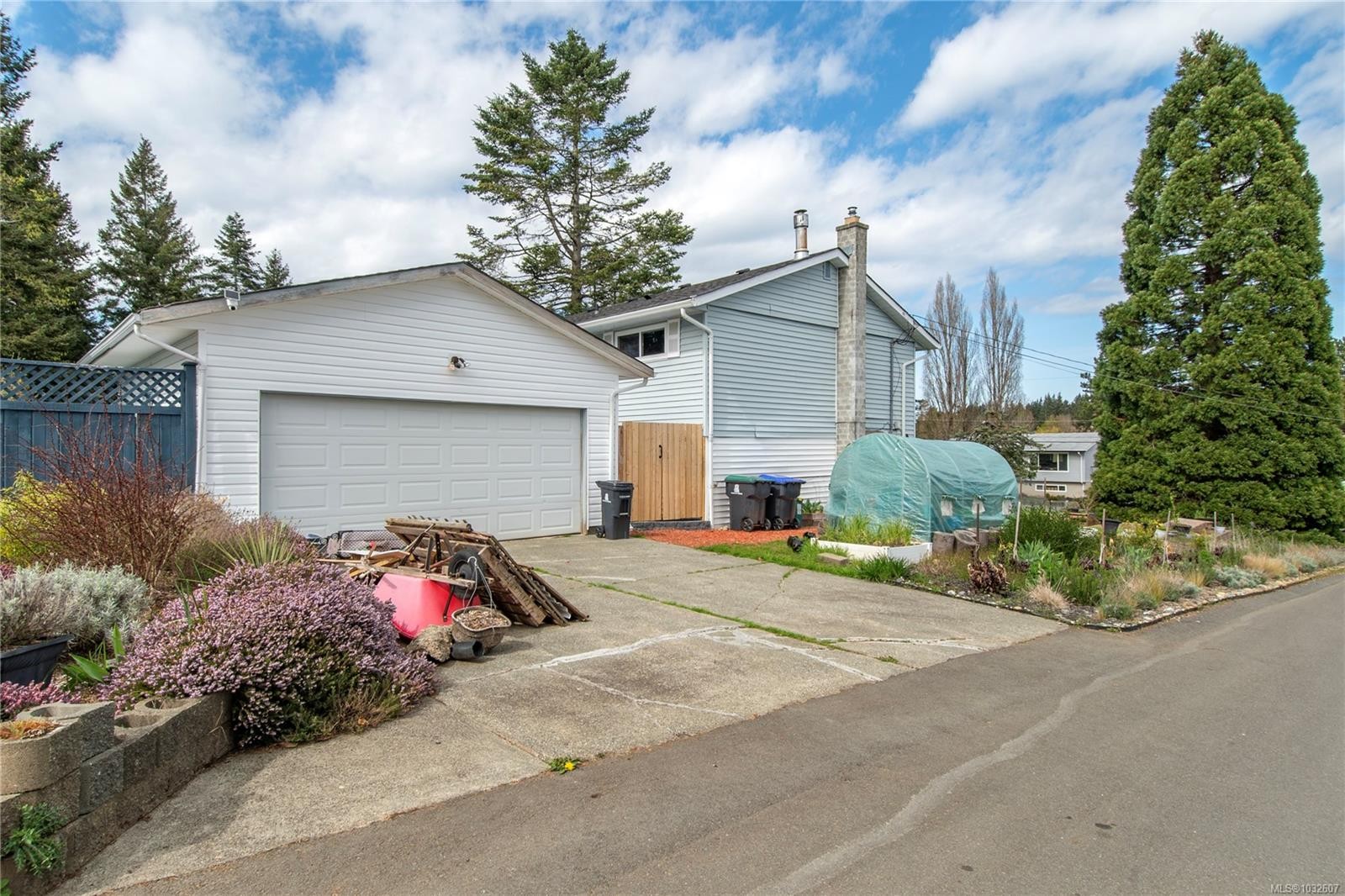 613 Nootka St, Comox, BC