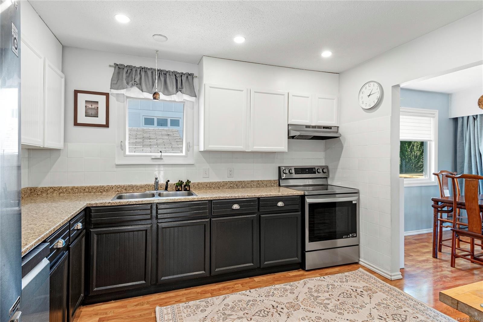 613 Nootka St, Comox, BC