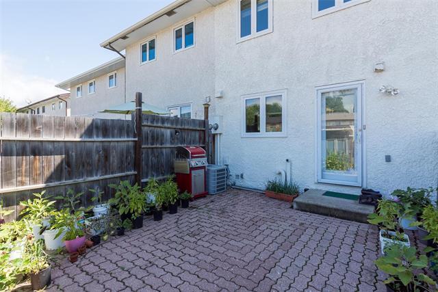 1212 Diplomat Dr, Winnipeg, MB