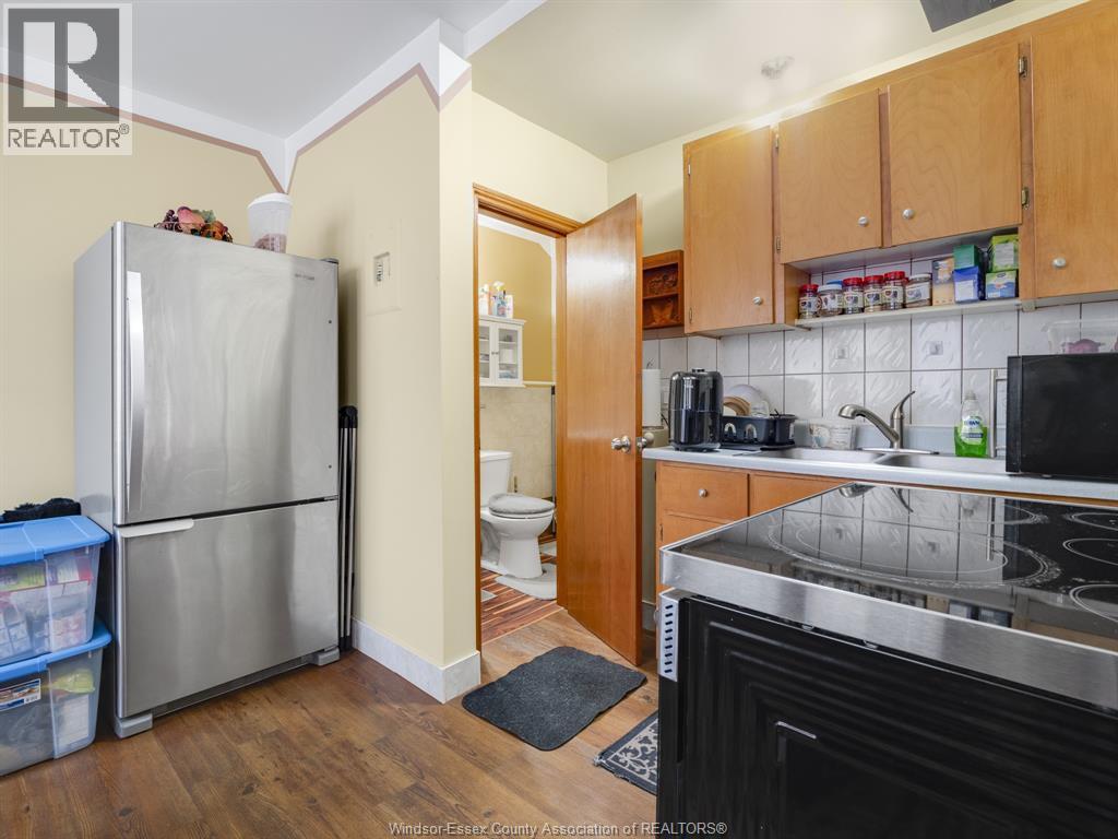 401 Parent, Windsor, ON - Indoor Photo Showing Kitchen