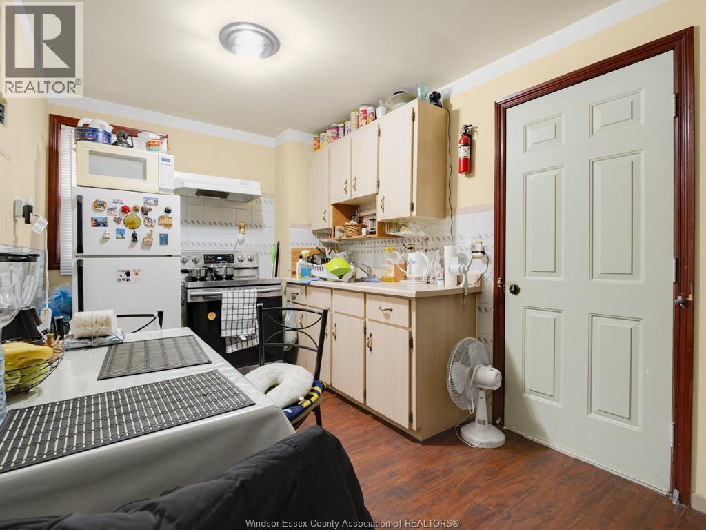 401 Parent, Windsor, ON - Indoor Photo Showing Kitchen