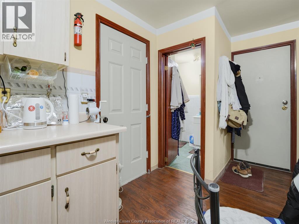 401 Parent, Windsor, ON - Indoor Photo Showing Other Room