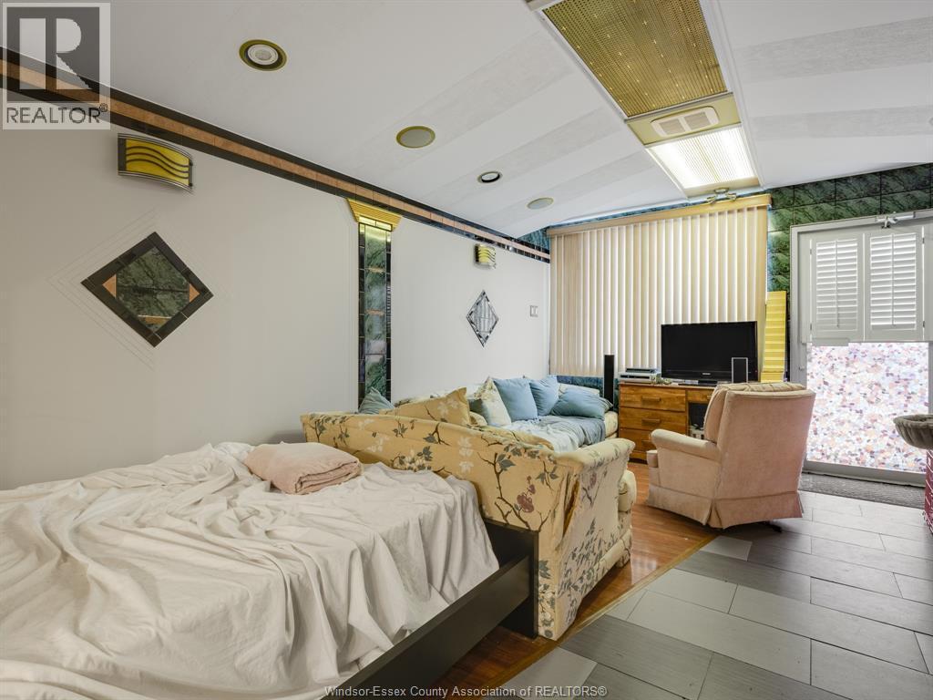 401 Parent, Windsor, ON - Indoor Photo Showing Bedroom