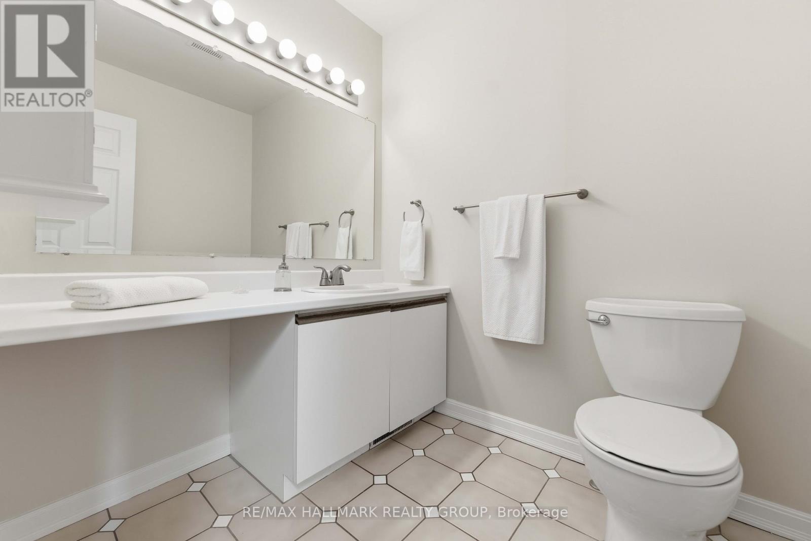 57 Rosemere Avenue, Ottawa, ON - Indoor Photo Showing Bathroom