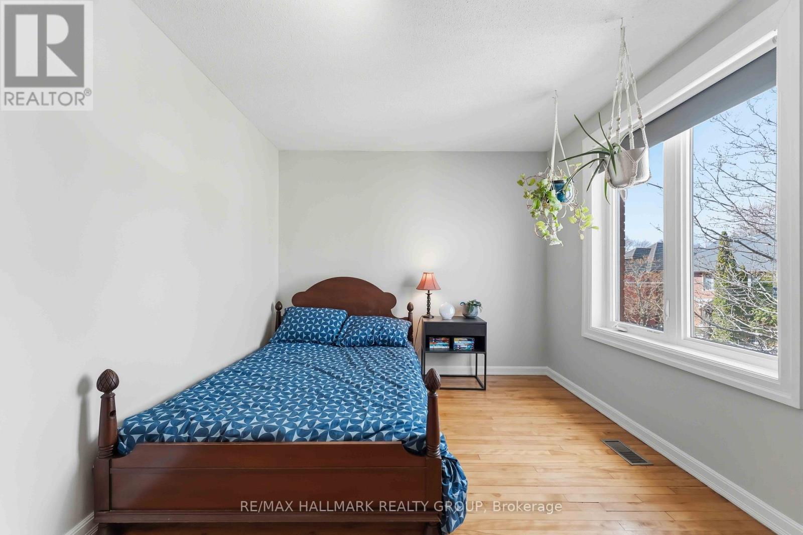 57 Rosemere Avenue, Ottawa, ON - Indoor Photo Showing Bedroom