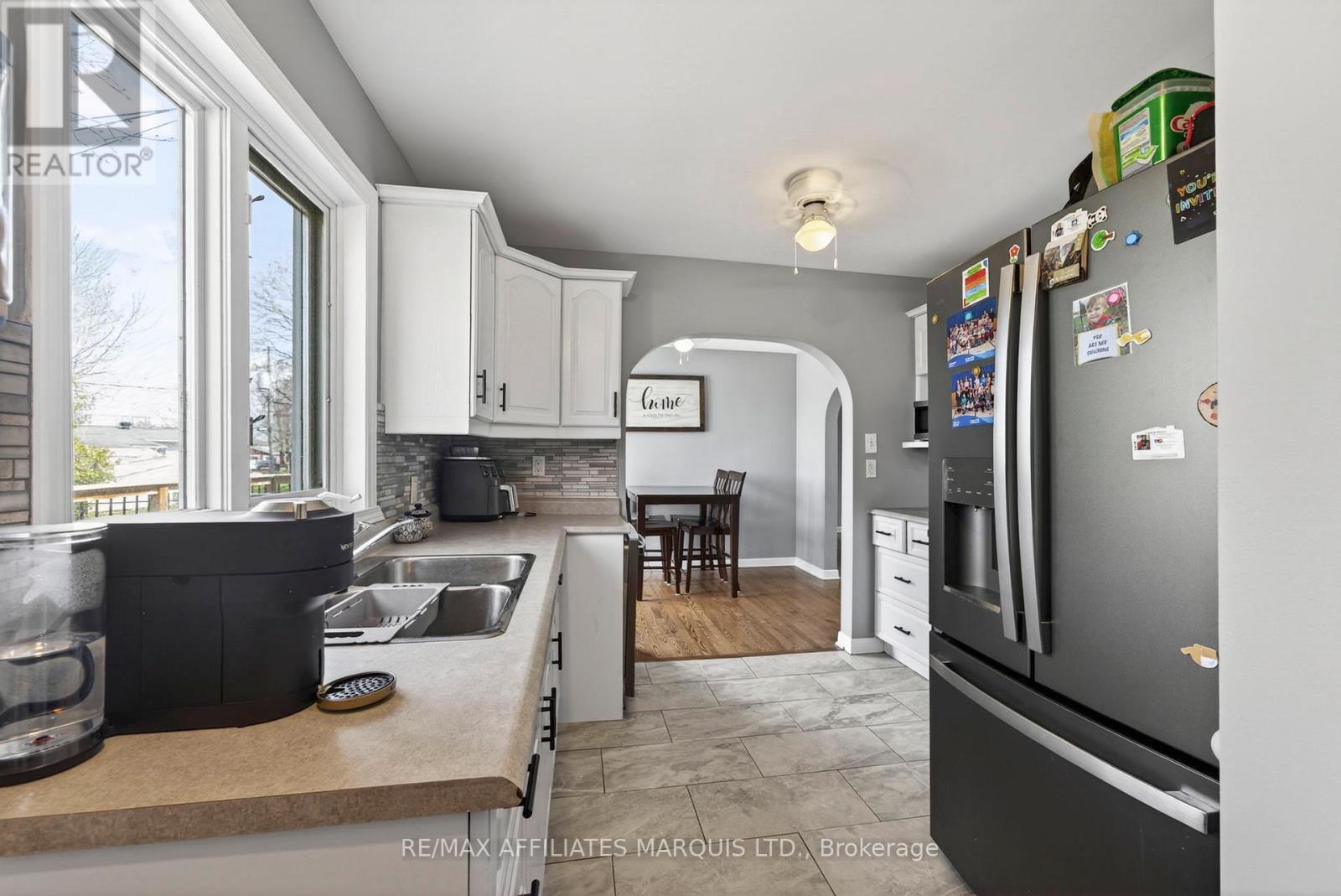 11 Gray Avenue, South Stormont, ON - Indoor Photo Showing Kitchen With Double Sink