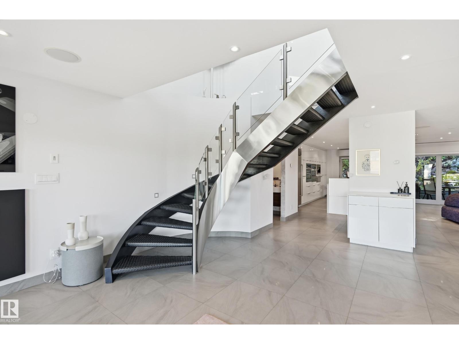 10065 90 Av Nw, Edmonton, AB - Indoor Photo Showing Other Room