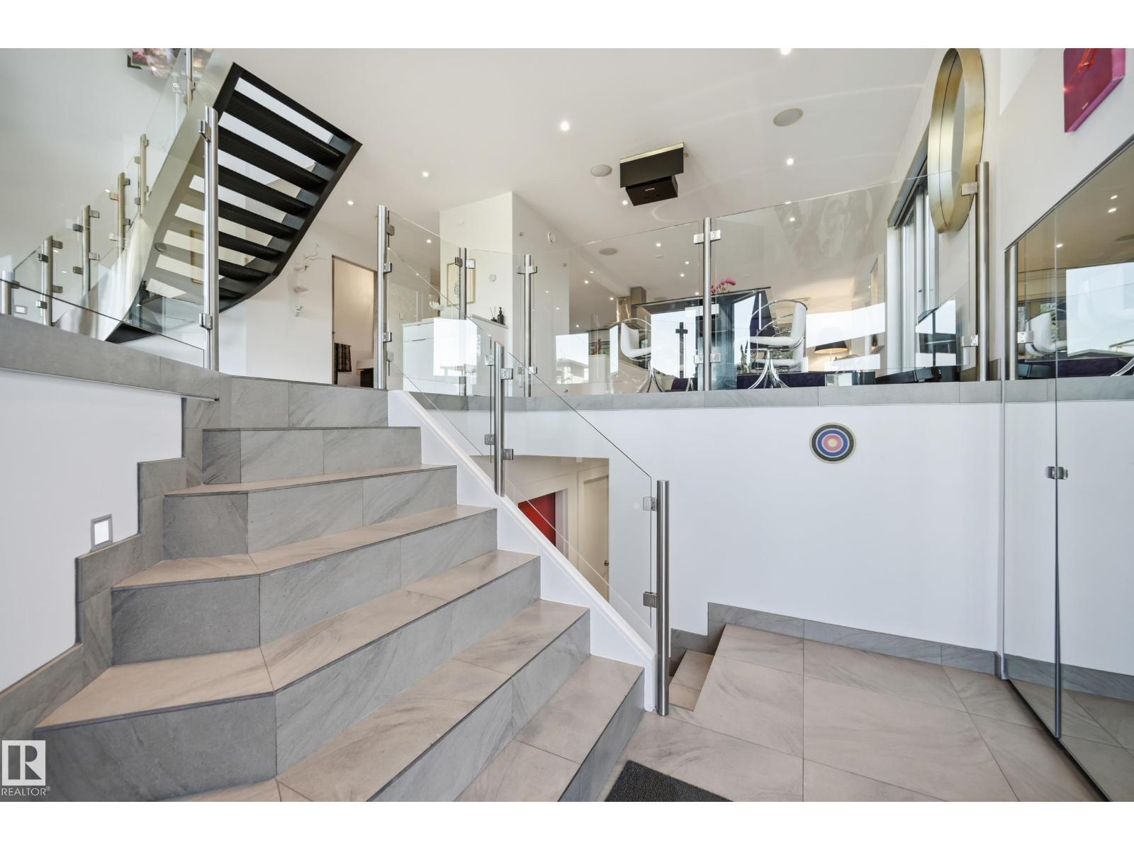 10065 90 Av Nw, Edmonton, AB - Indoor Photo Showing Other Room