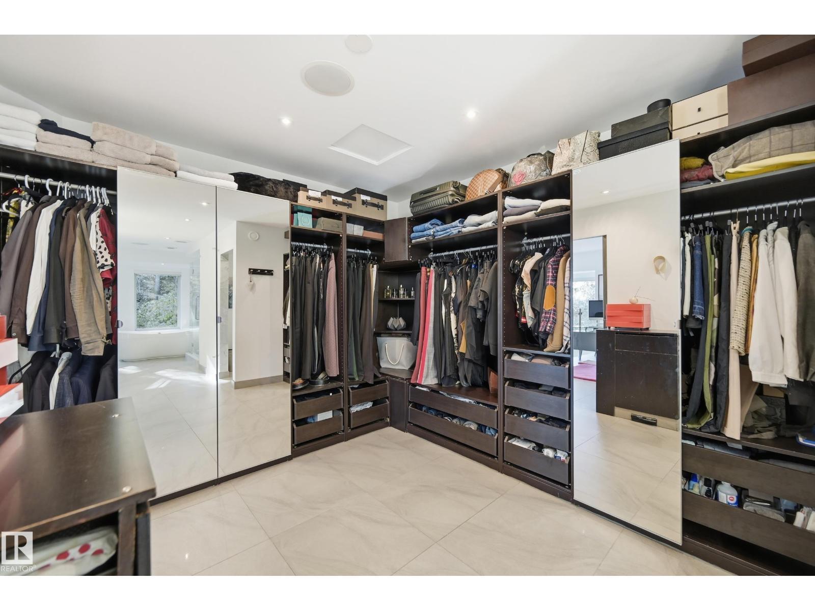 10065 90 Av Nw, Edmonton, AB - Indoor With Storage