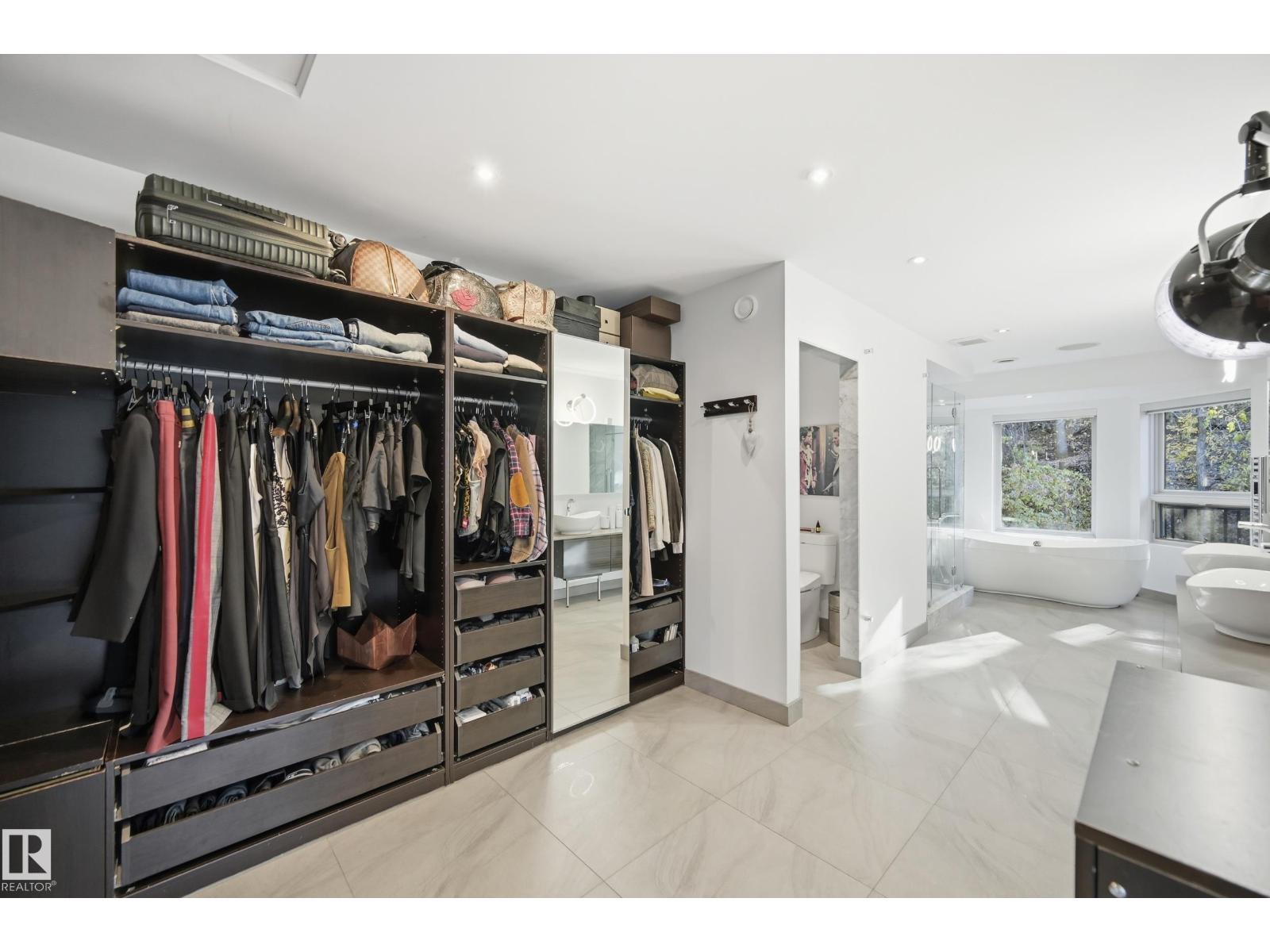 10065 90 Av Nw, Edmonton, AB - Indoor