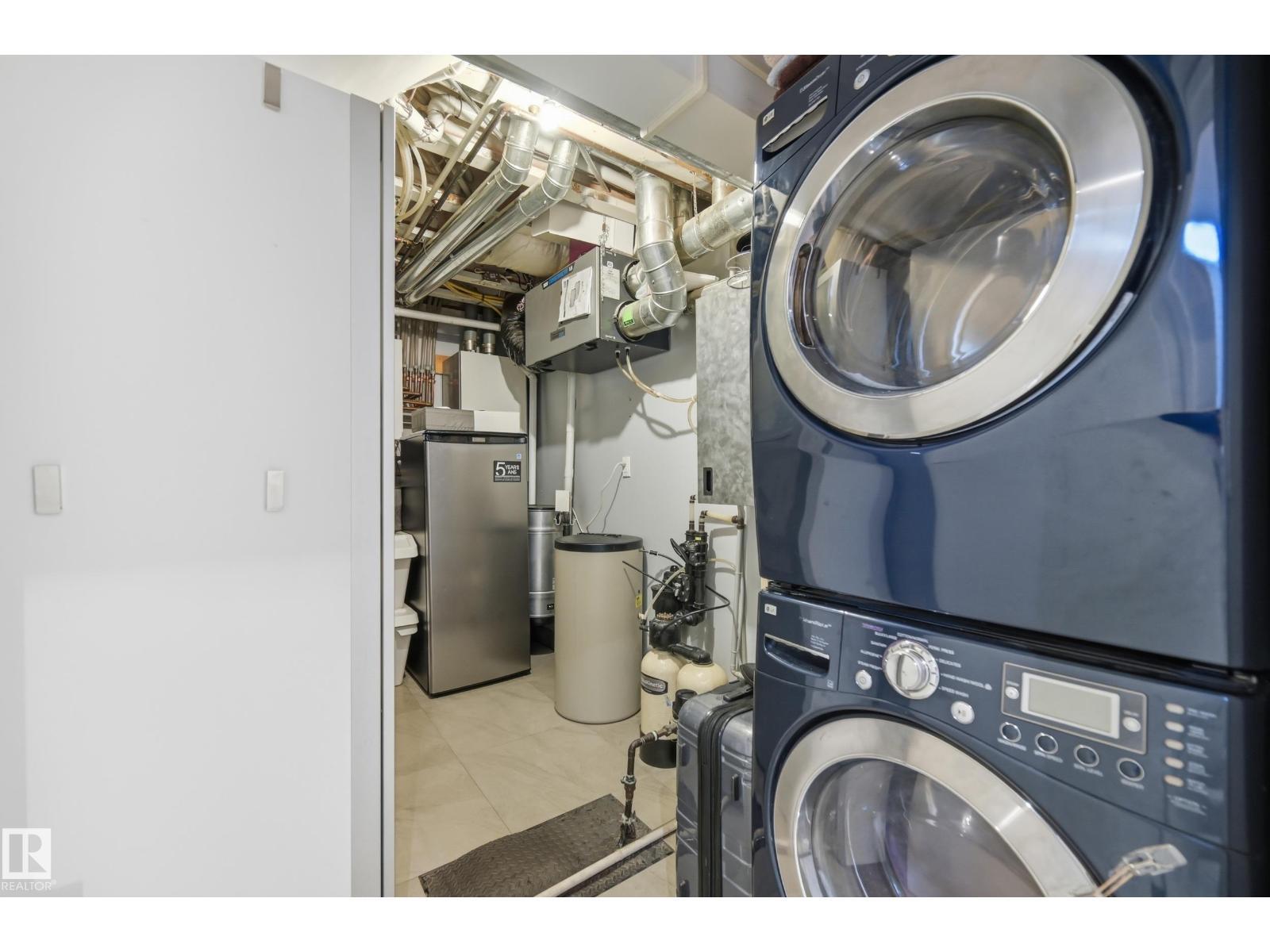 10065 90 Av Nw, Edmonton, AB - Indoor Photo Showing Laundry Room