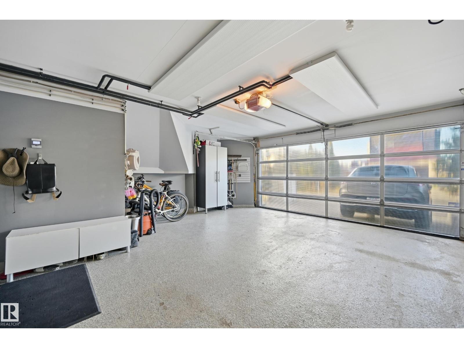 10065 90 Av Nw, Edmonton, AB - Indoor Photo Showing Garage