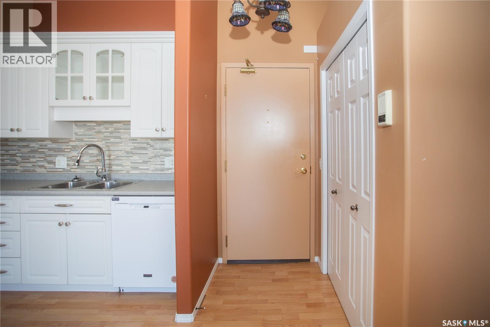 411 215 Lowe Road, Saskatoon, SK - Indoor