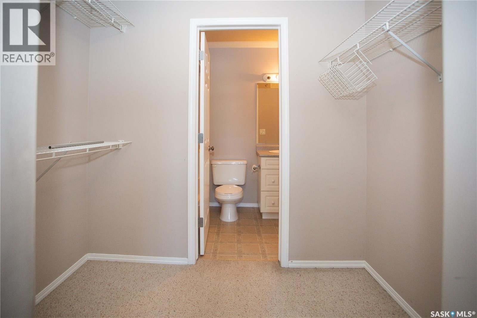 411 215 Lowe Road, Saskatoon, SK - Indoor Photo Showing Bathroom