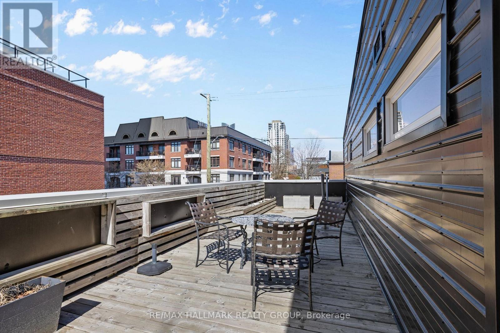Private sundeck for outdoor loung - 330 Winona Avenue, Ottawa, ON - Outdoor With Balcony With Exterior