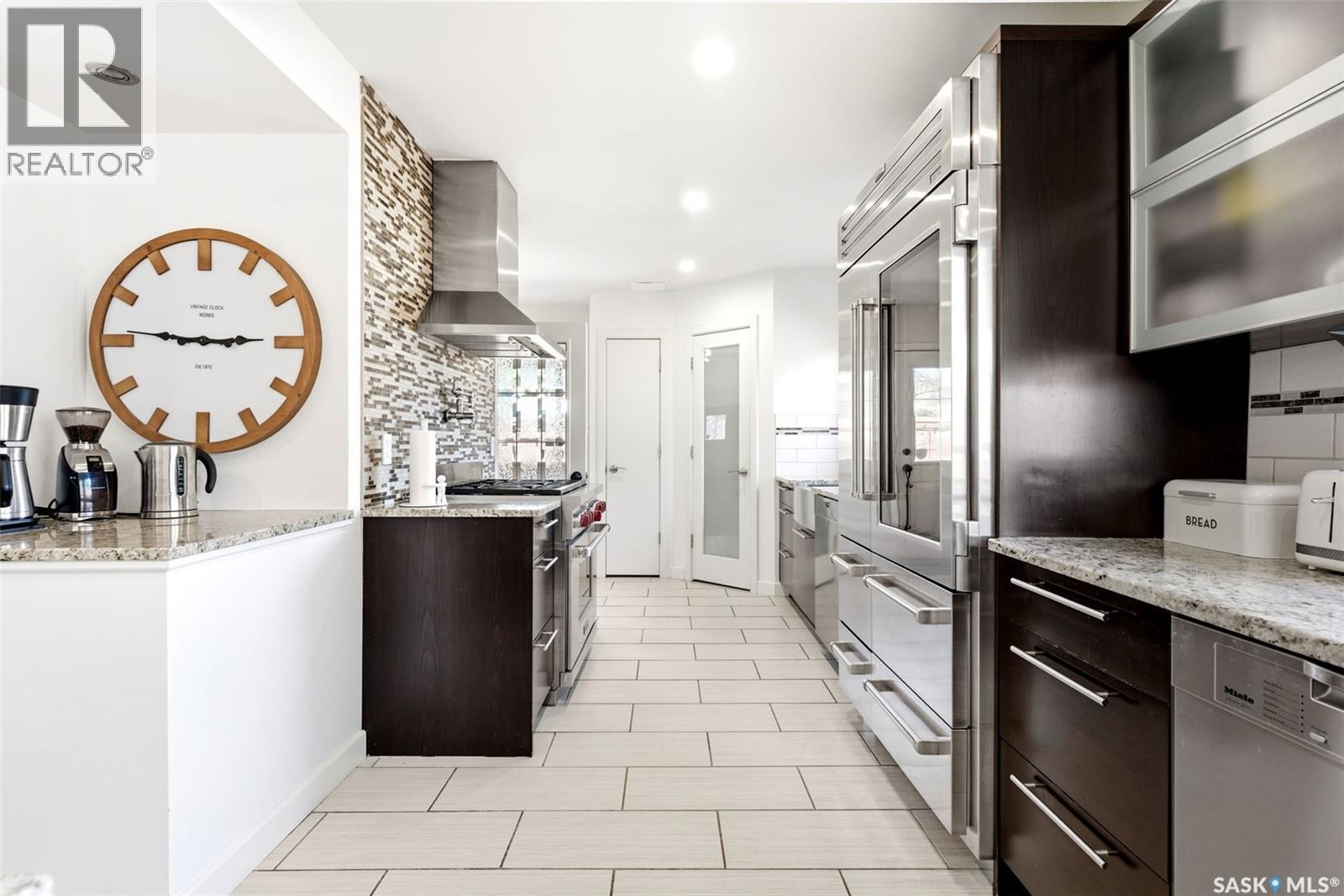 2640 19Th Avenue, Regina, SK - Indoor Photo Showing Kitchen