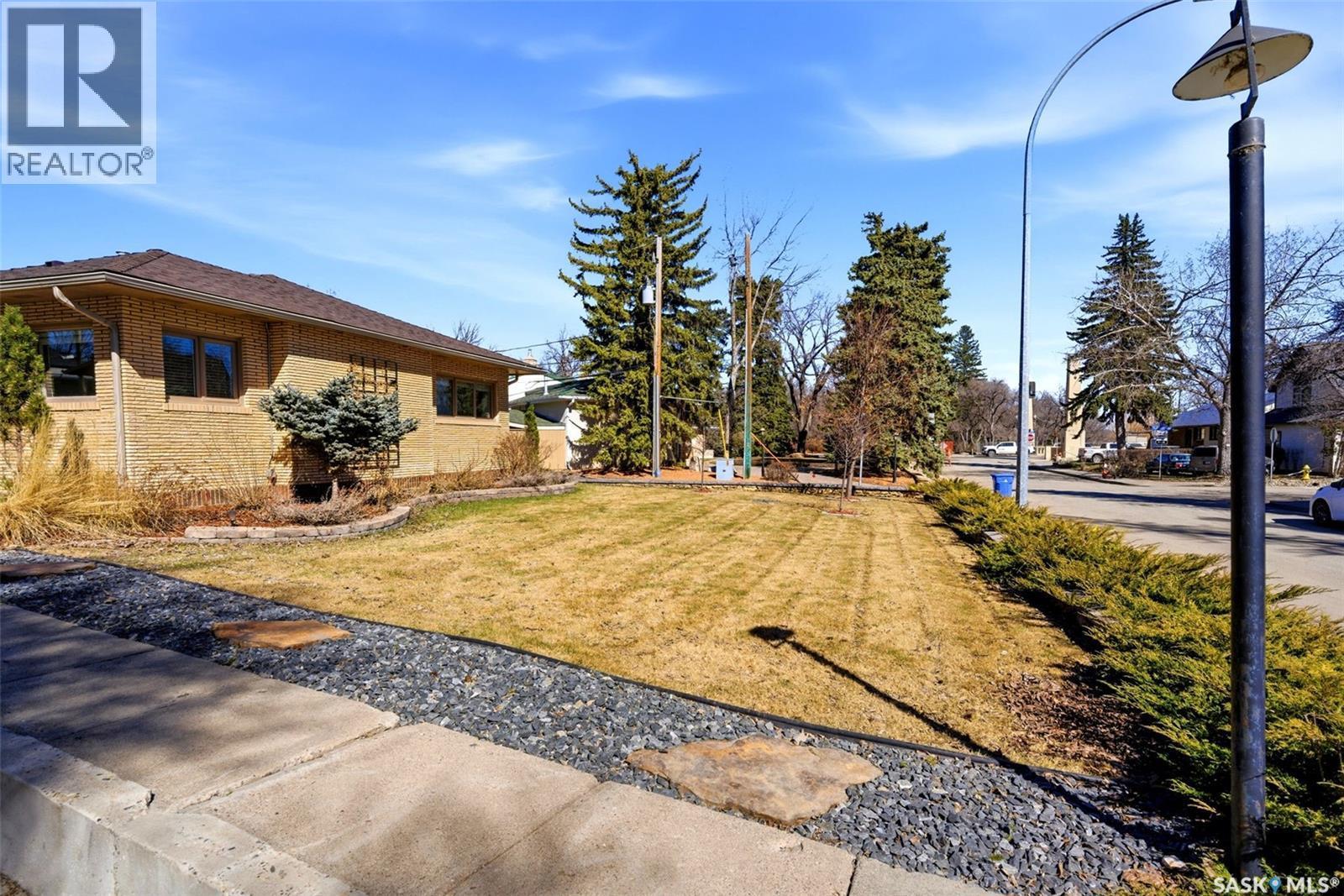 2640 19Th Avenue, Regina, SK - Outdoor