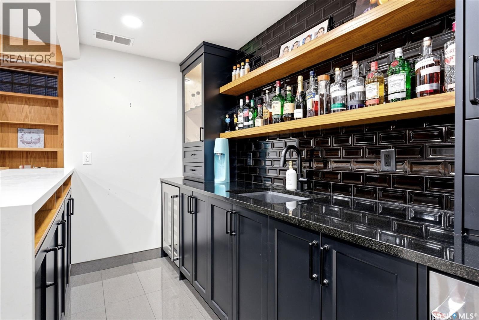 2640 19Th Avenue, Regina, SK - Indoor Photo Showing Kitchen