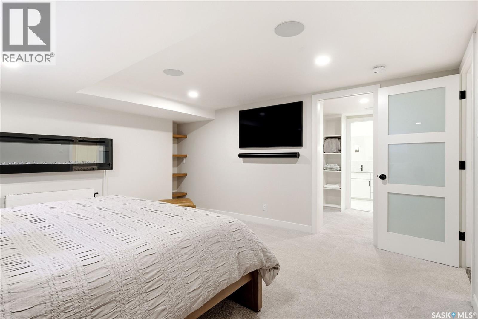 2640 19Th Avenue, Regina, SK - Indoor Photo Showing Bedroom