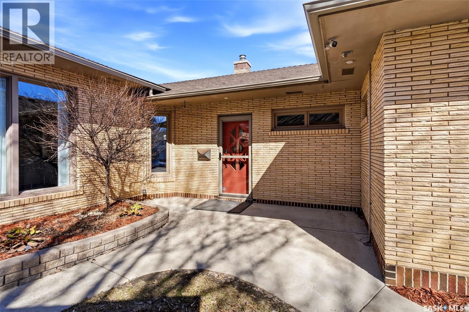 2640 19Th Avenue, Regina, SK - Outdoor With Exterior