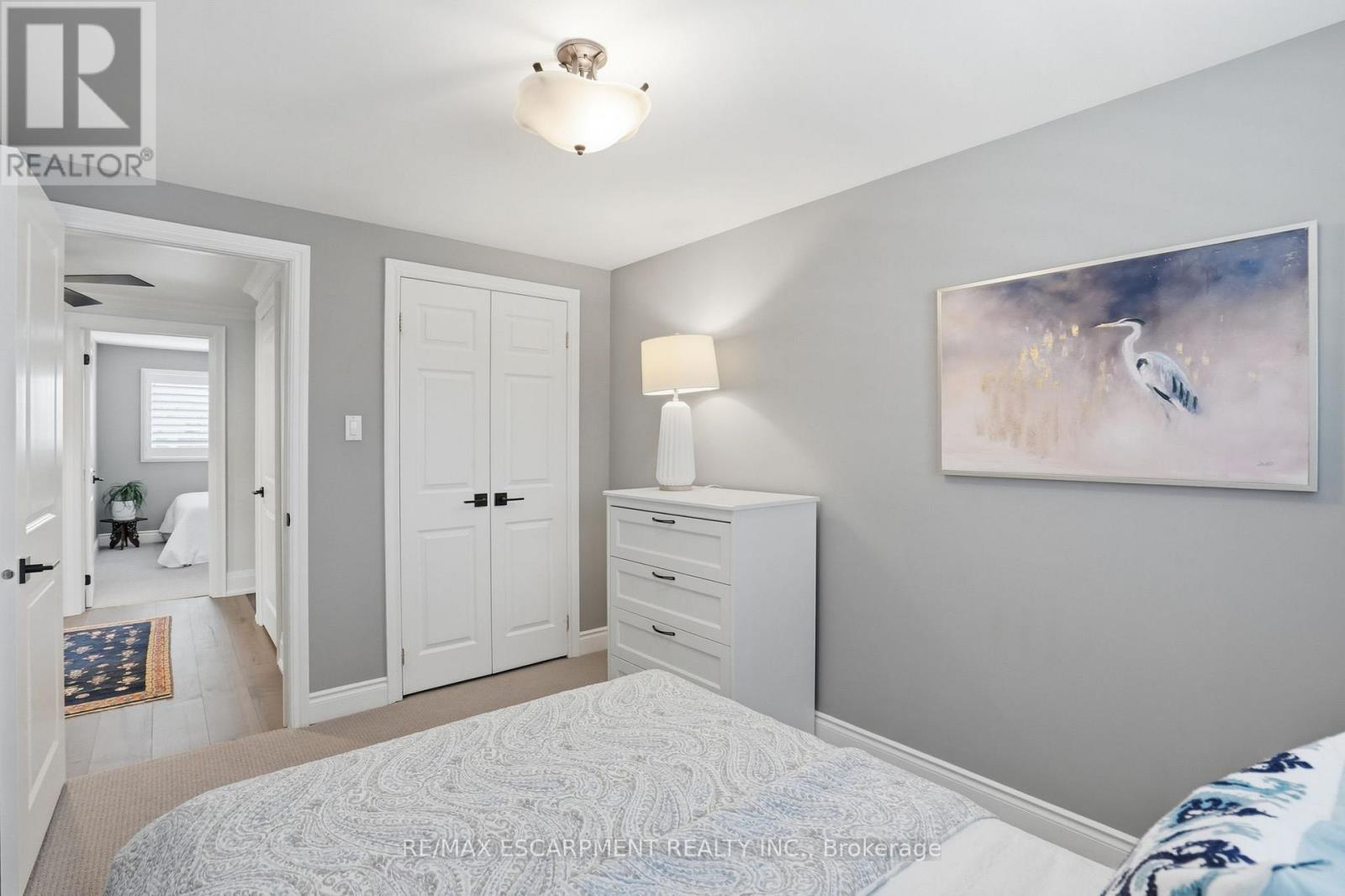 663 Mullin Way, Burlington, ON - Indoor Photo Showing Bedroom