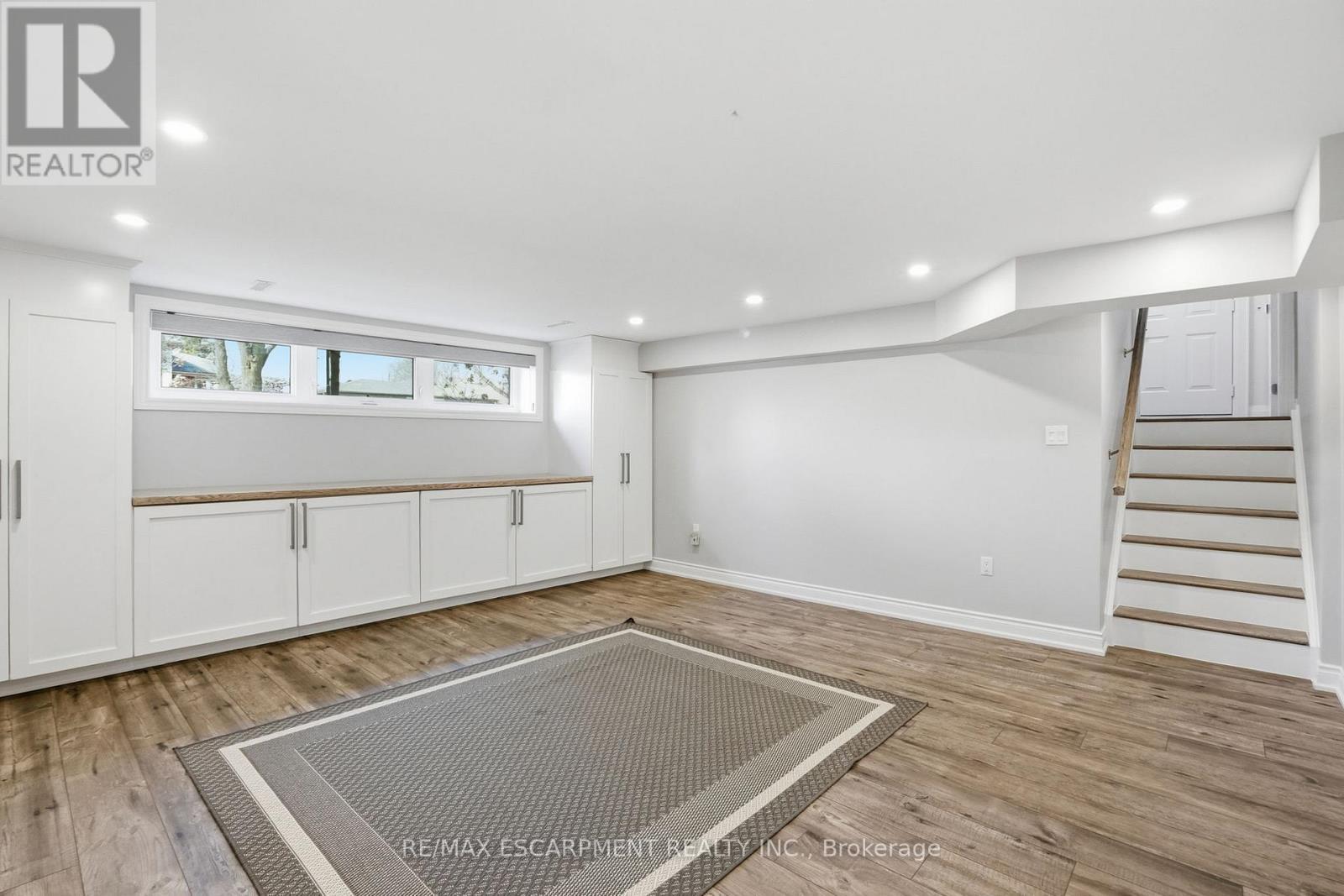663 Mullin Way, Burlington, ON - Indoor Photo Showing Other Room