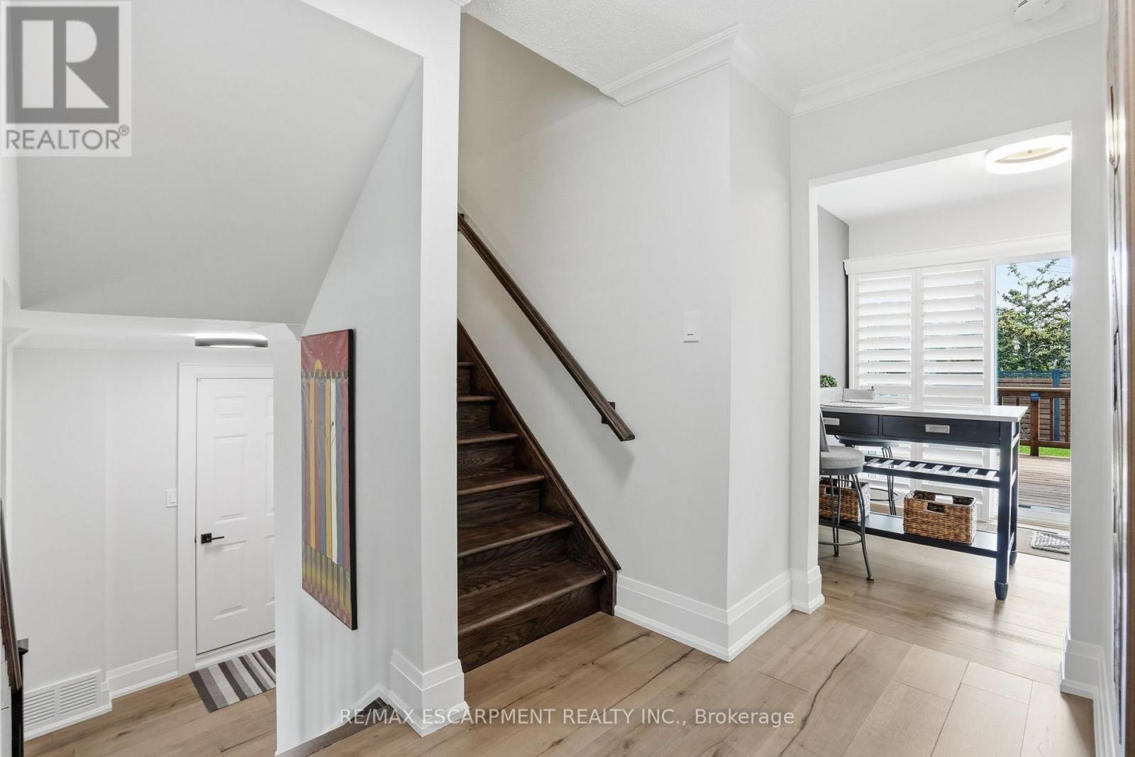 663 Mullin Way, Burlington, ON - Indoor Photo Showing Other Room