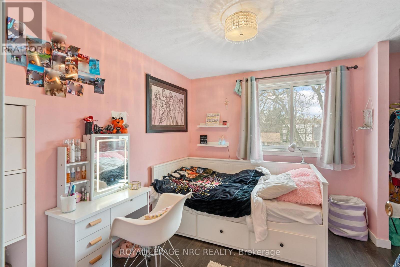 18 Lafayette Drive, St. Catharines (Lakeport), ON - Indoor Photo Showing Bedroom