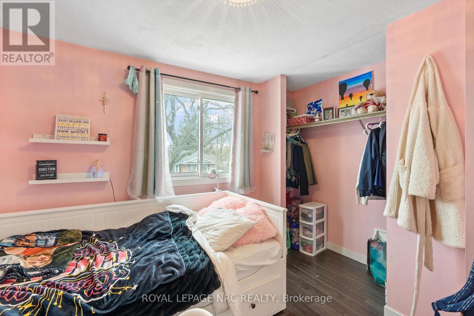18 Lafayette Drive, St. Catharines (Lakeport), ON - Indoor Photo Showing Bedroom