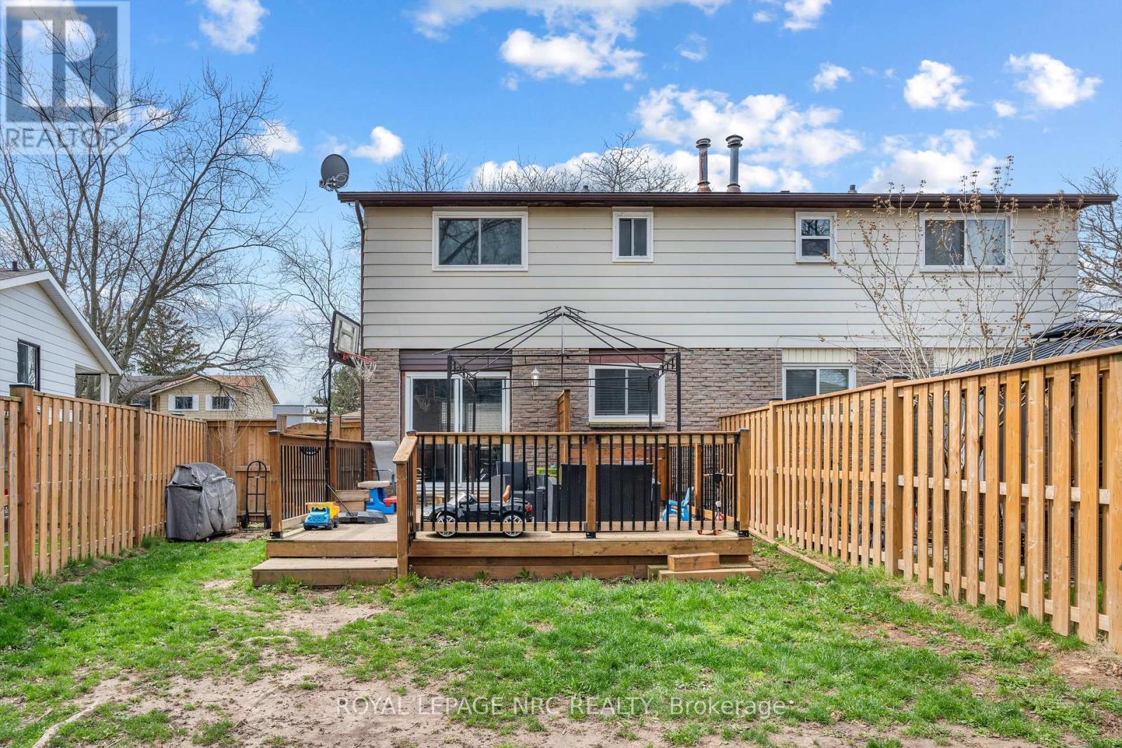 18 Lafayette Drive, St. Catharines (Lakeport), ON - Outdoor With Deck Patio Veranda