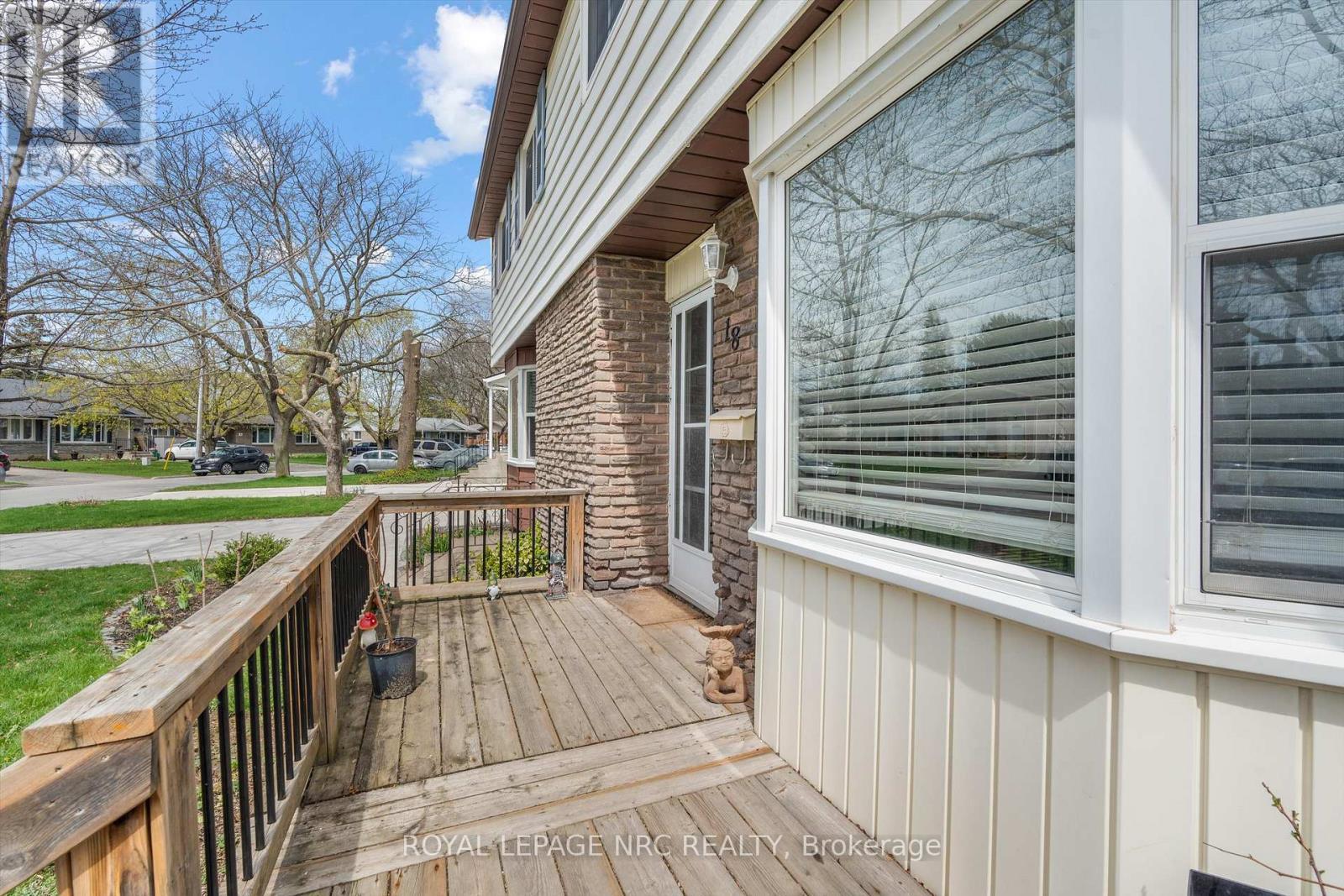 18 Lafayette Drive, St. Catharines (Lakeport), ON - Outdoor With Deck Patio Veranda With Exterior