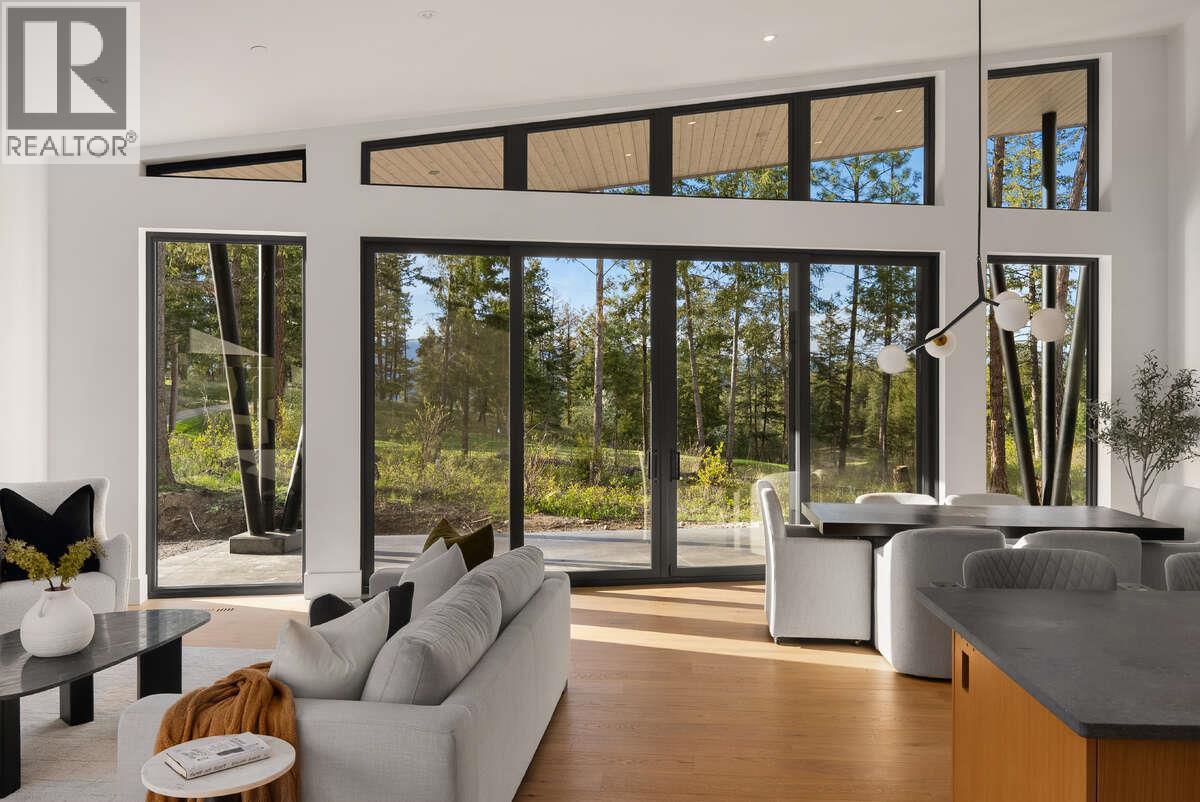 818 Predator Ridge Drive, Vernon, BC - Indoor