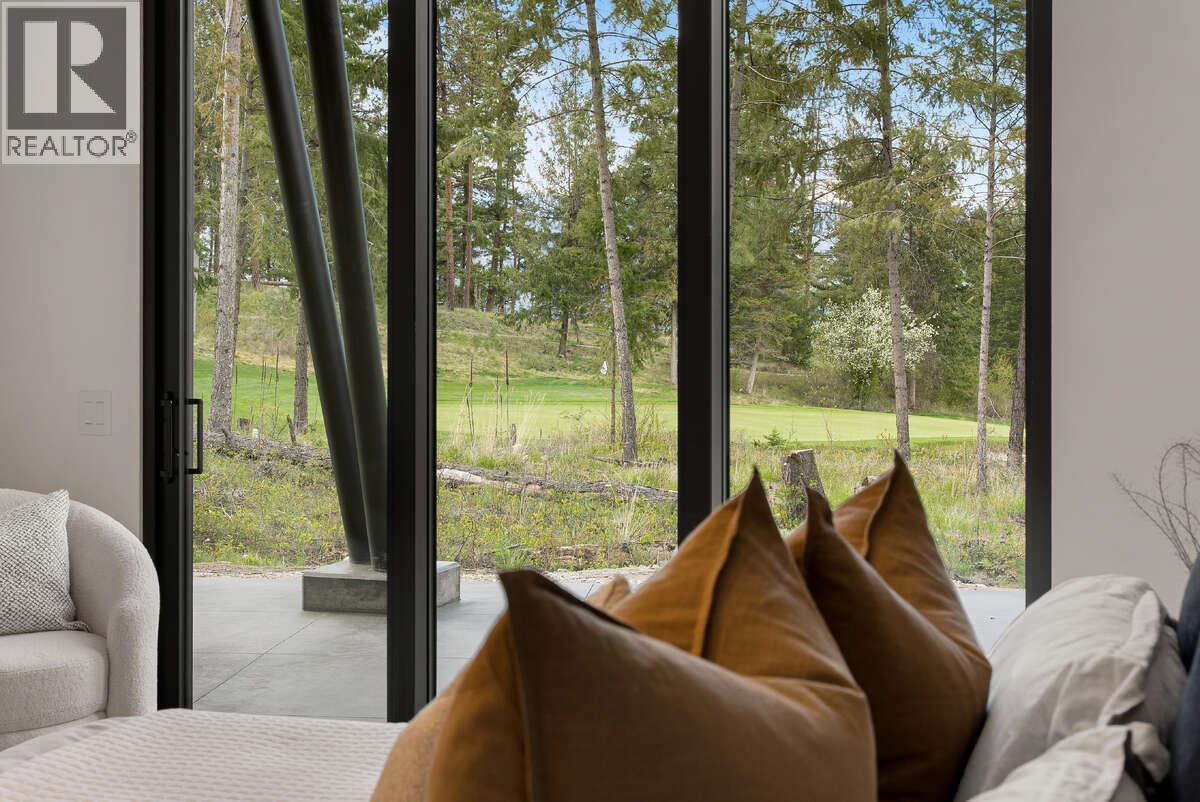 818 Predator Ridge Drive, Vernon, BC - Indoor