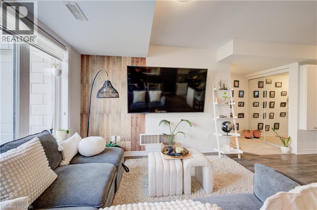 142 Daylily Lane, Kitchener, ON - Indoor Photo Showing Living Room