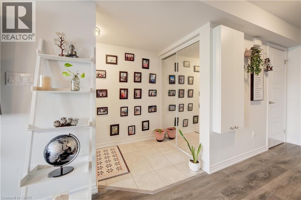 142 Daylily Lane, Kitchener, ON - Indoor Photo Showing Laundry Room