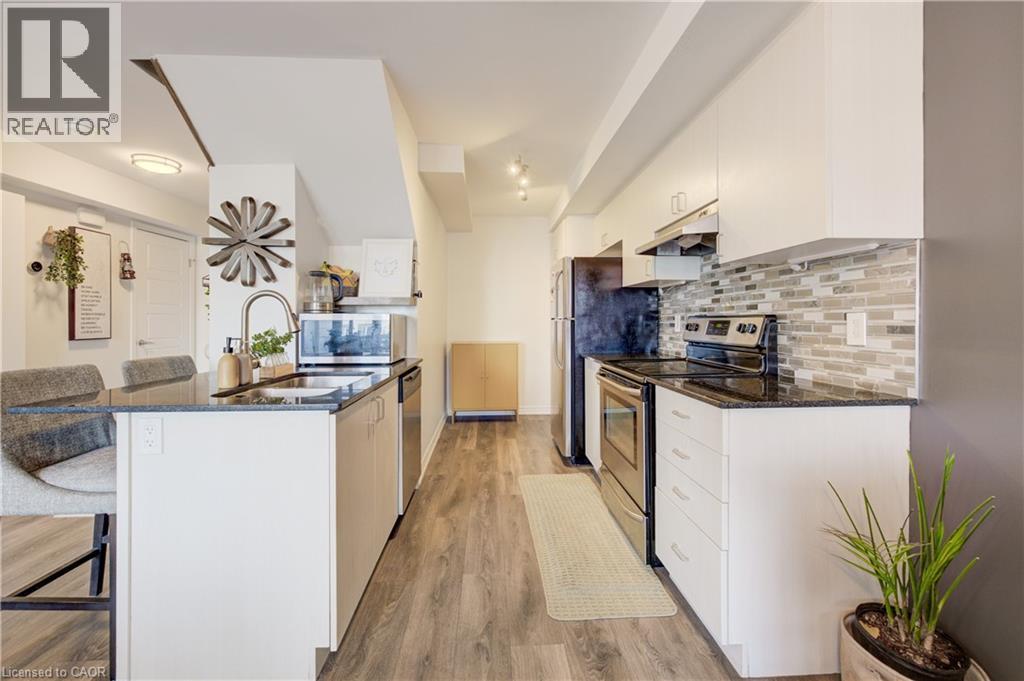 142 Daylily Lane, Kitchener, ON - Indoor Photo Showing Kitchen With Stainless Steel Kitchen With Upgraded Kitchen