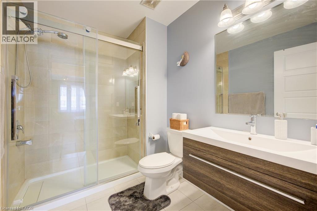 142 Daylily Lane, Kitchener, ON - Indoor Photo Showing Bathroom