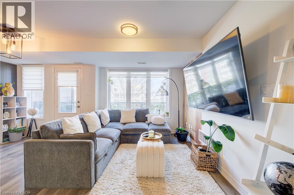 142 Daylily Lane, Kitchener, ON - Indoor Photo Showing Living Room