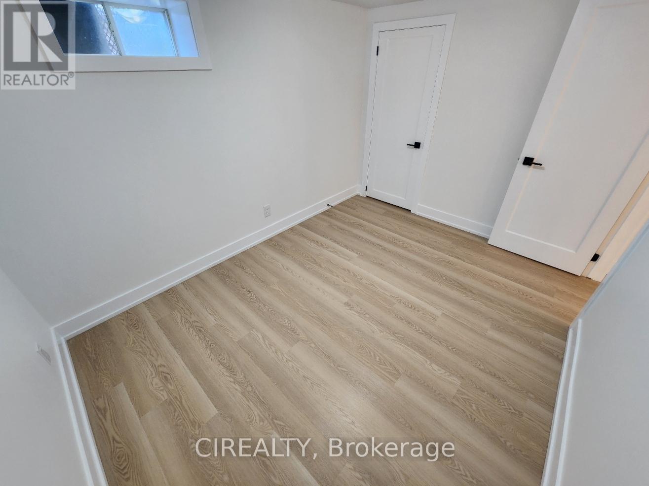 Lower - 31 Bailey Crescent, Aurora, ON - Indoor Photo Showing Other Room