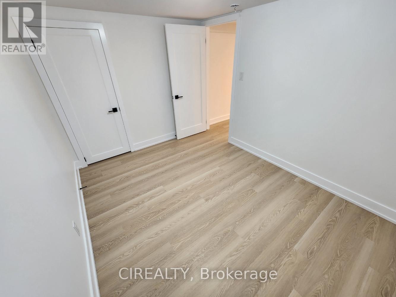 Lower - 31 Bailey Crescent, Aurora, ON - Indoor Photo Showing Other Room