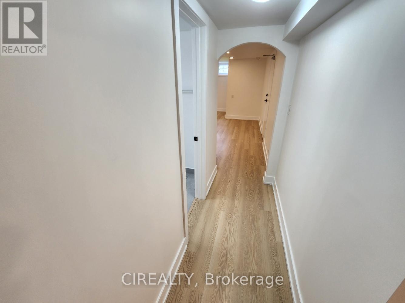 Lower - 31 Bailey Crescent, Aurora, ON - Indoor Photo Showing Other Room