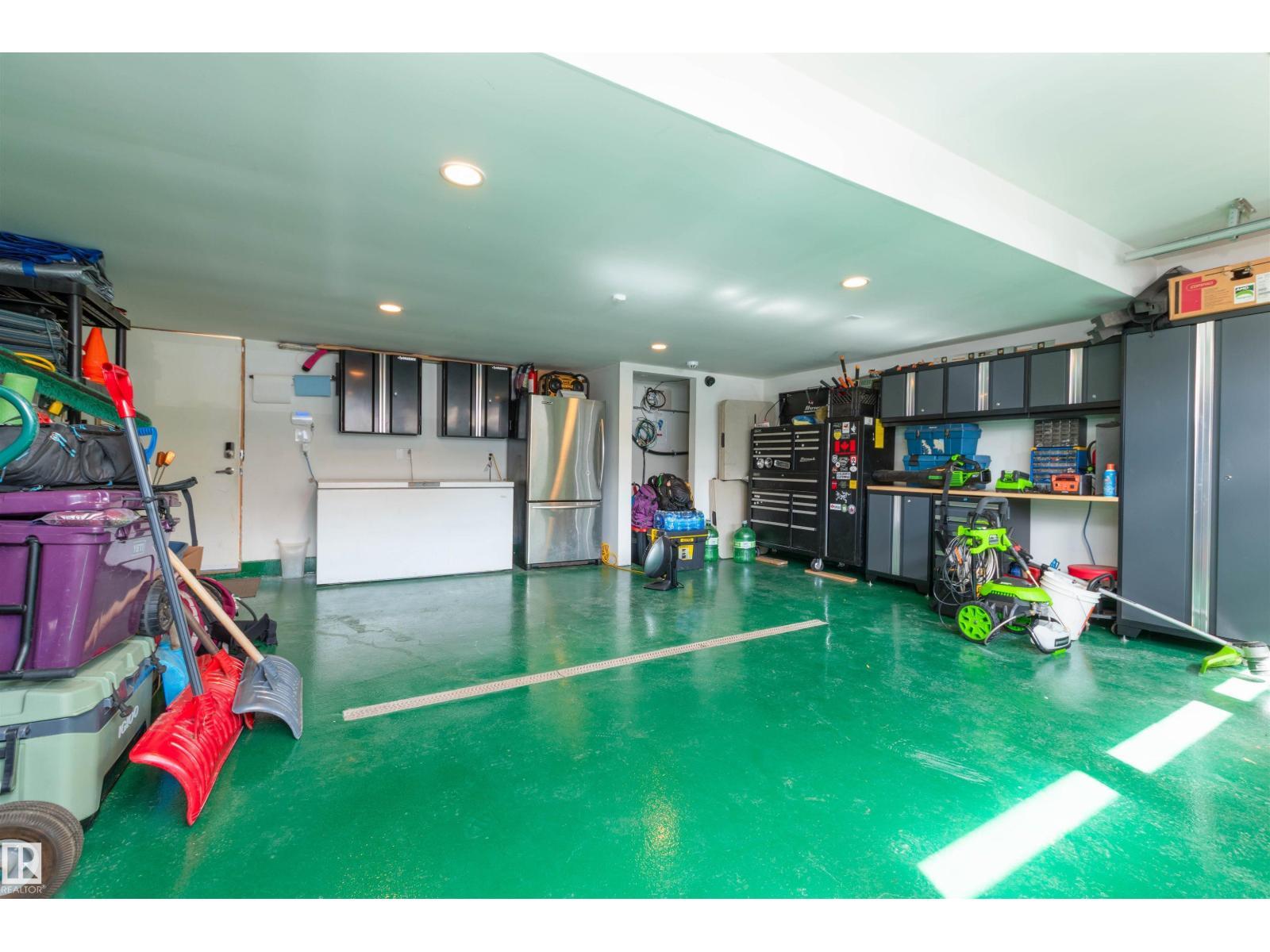 9629 84 Av Nw, Edmonton, AB - Indoor Photo Showing Other Room