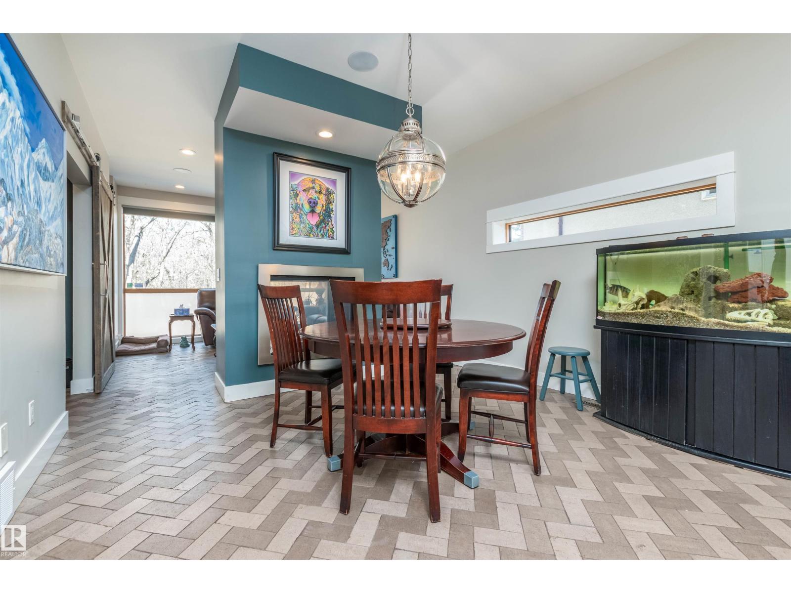 9629 84 Av Nw, Edmonton, AB - Indoor Photo Showing Dining Room