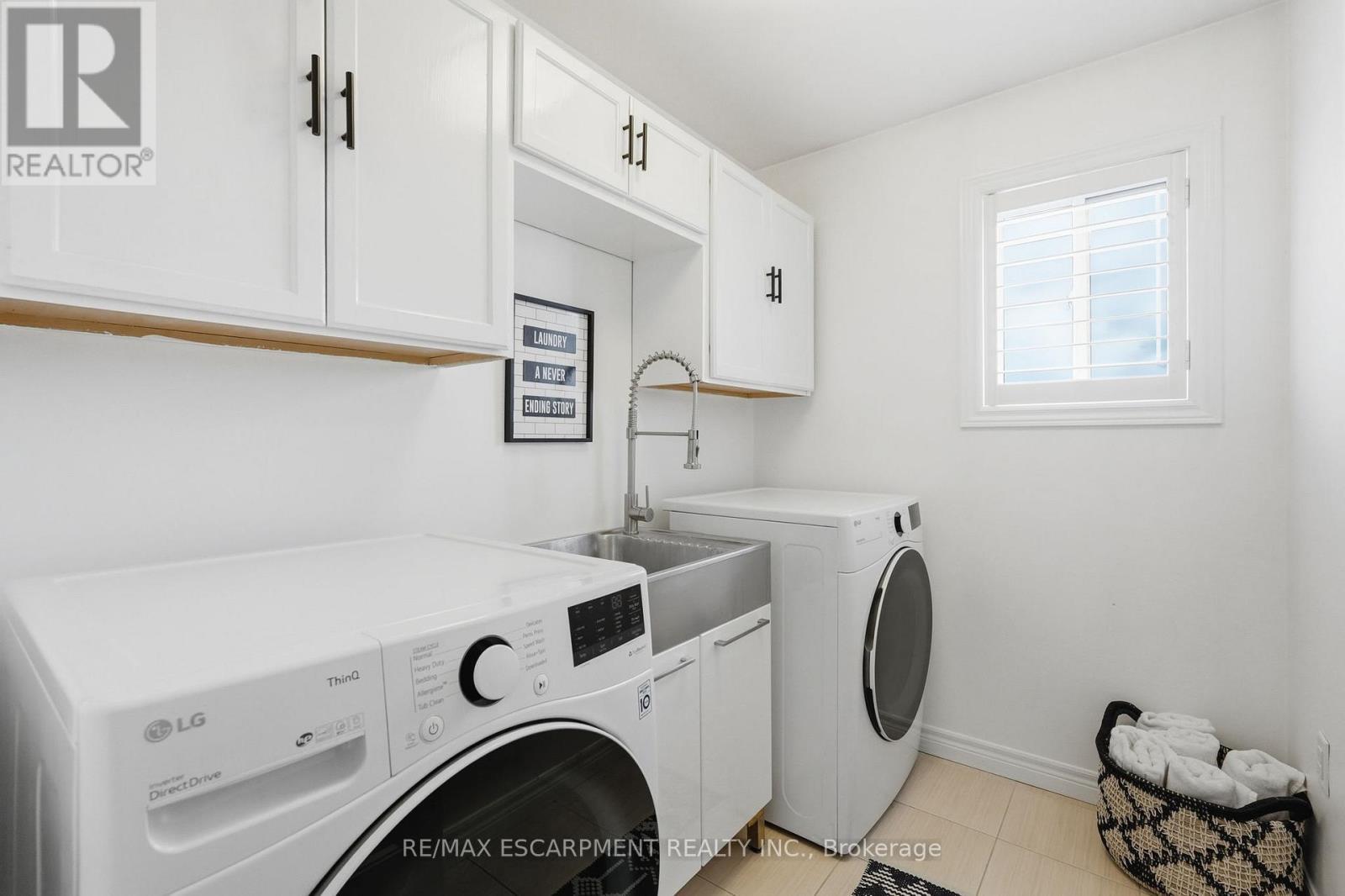 47 Winners Way, Hamilton, ON - Indoor Photo Showing Laundry Room
