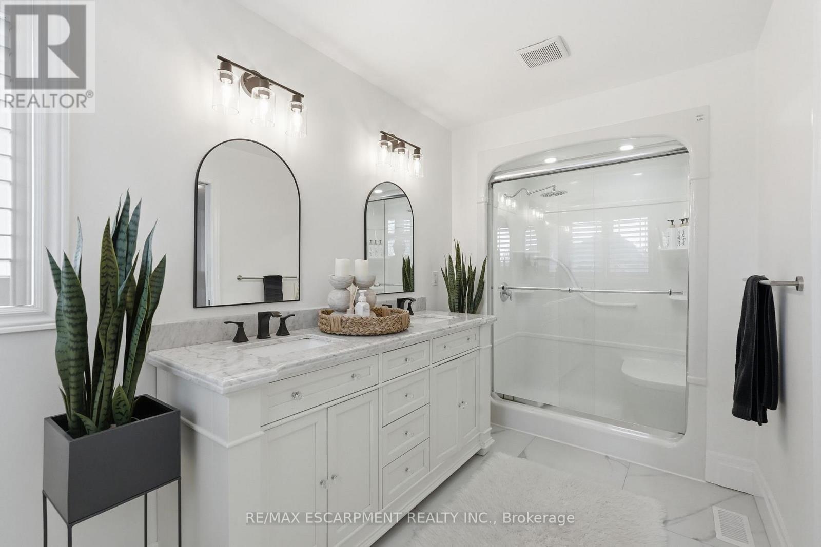 47 Winners Way, Hamilton, ON - Indoor Photo Showing Bathroom