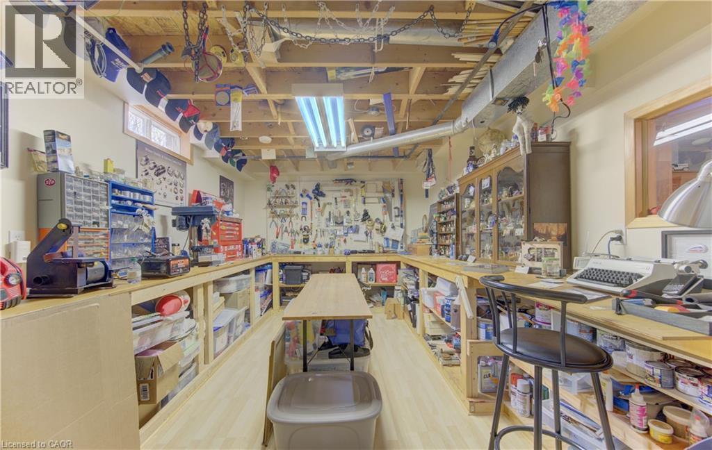 Workshop for the handy person in the family - 7 Kilkerran Crescent, Kitchener, ON - Indoor